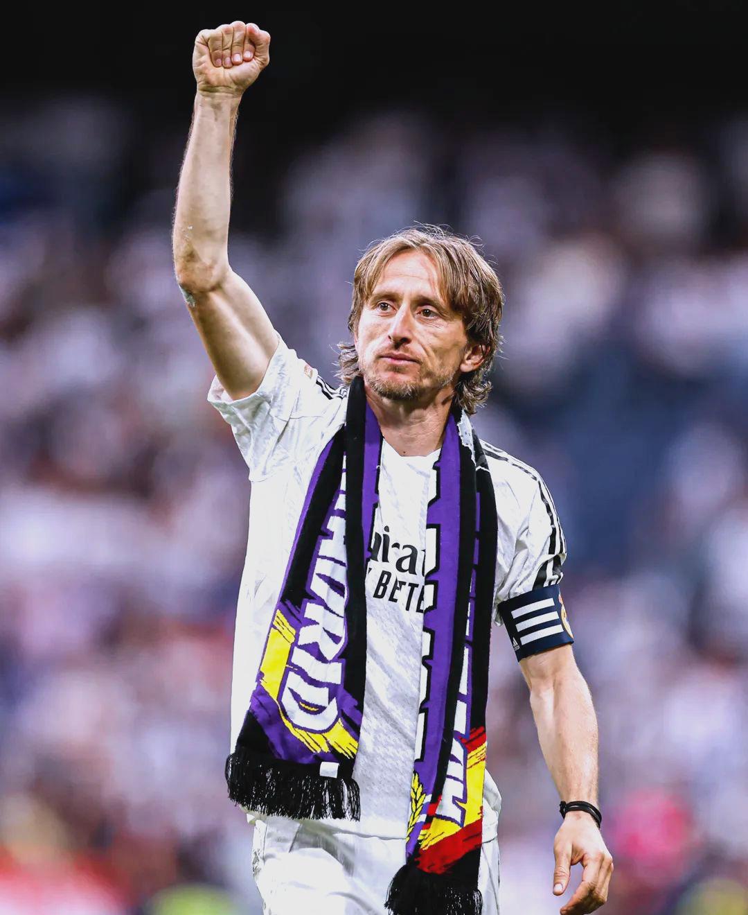 中超-冯劲补射莱昂纳多压哨破门 海港2-0亚泰两连胜克雷桑传射卡兰加进球+红牌 泰山4-1十人大连认可！亚足联秘书长：我从来没有看到过这样的中国足球