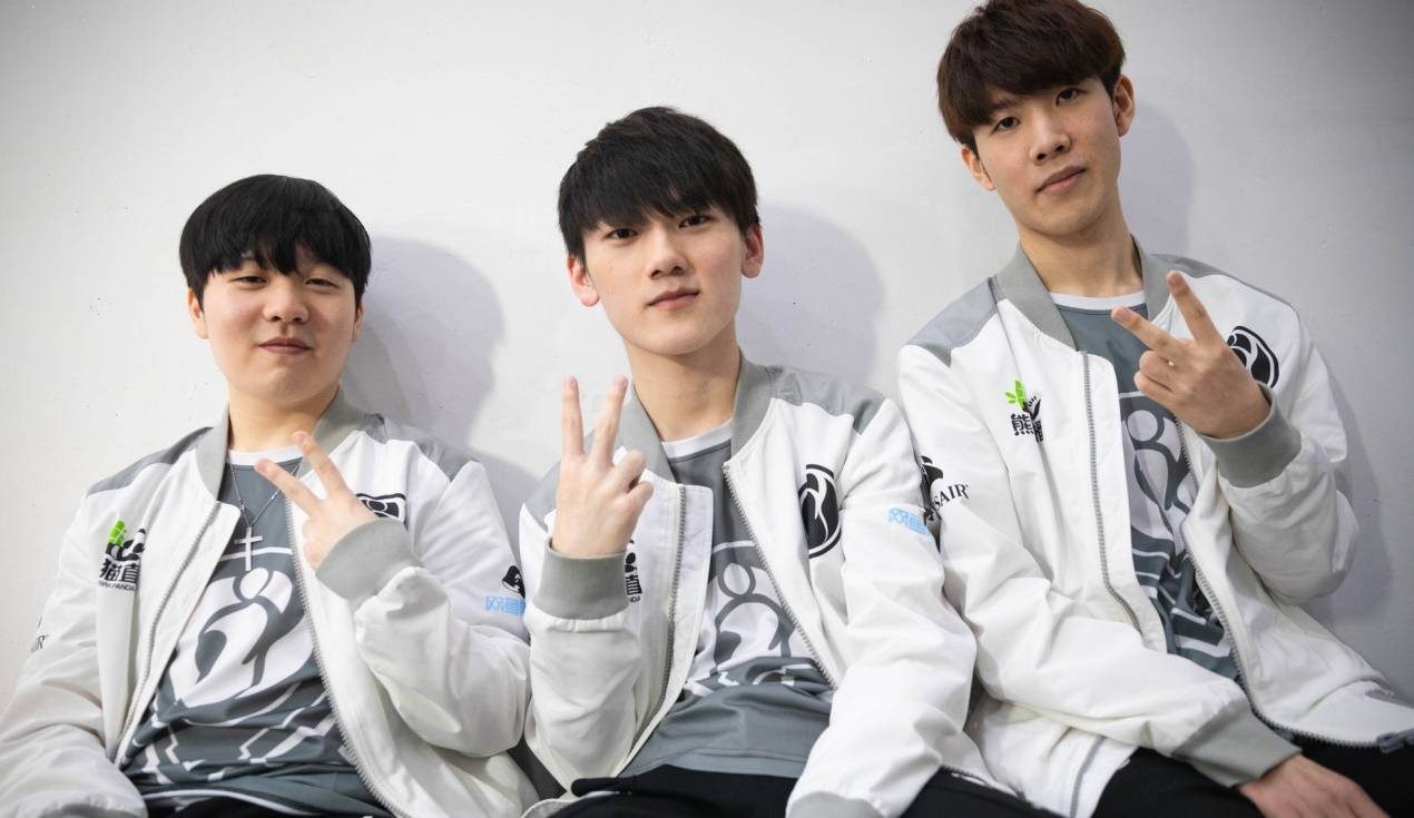 的优势地位 的优势地位