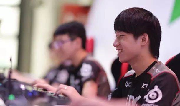 她降低了风 她降低了风